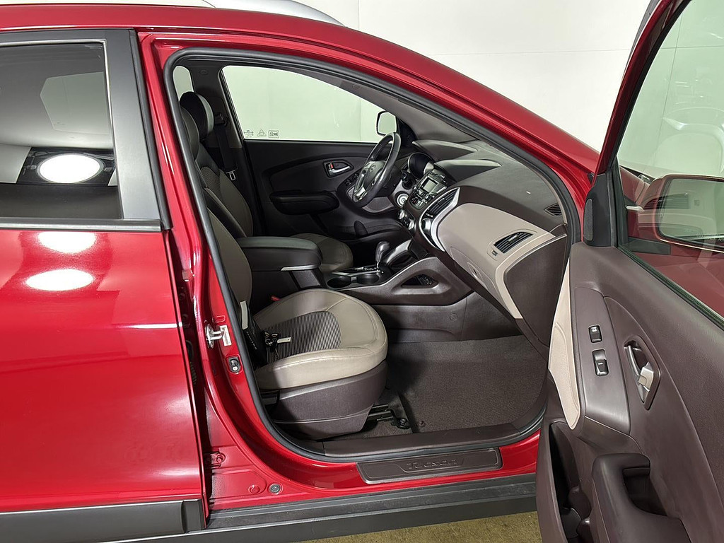 2012 Hyundai Tucson Located at Smart Motors Toyota slide-image