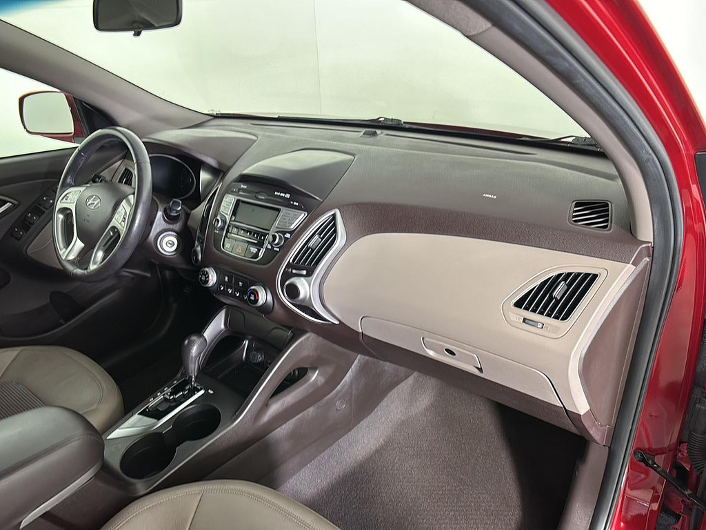 2012 Hyundai Tucson Located at Smart Motors Toyota light-box-slides