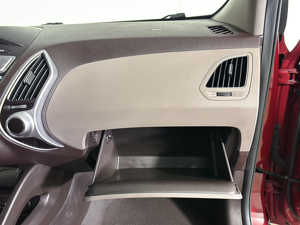 2012 Hyundai Tucson Located at Smart Motors Toyota light-box-slides