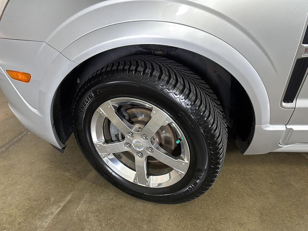 2012 Chevrolet Captiva Sport Fleet Located at Smart Motors Toyota light-box-slides