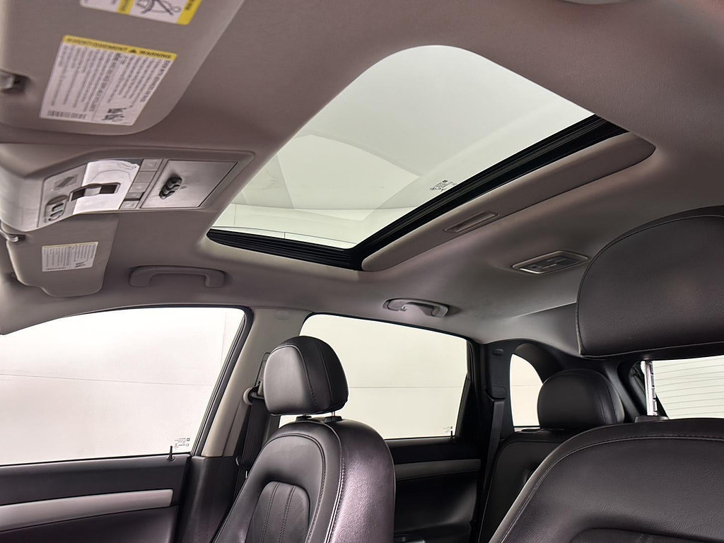 2012 Chevrolet Captiva Sport Fleet Located at Smart Motors Toyota slide-image
