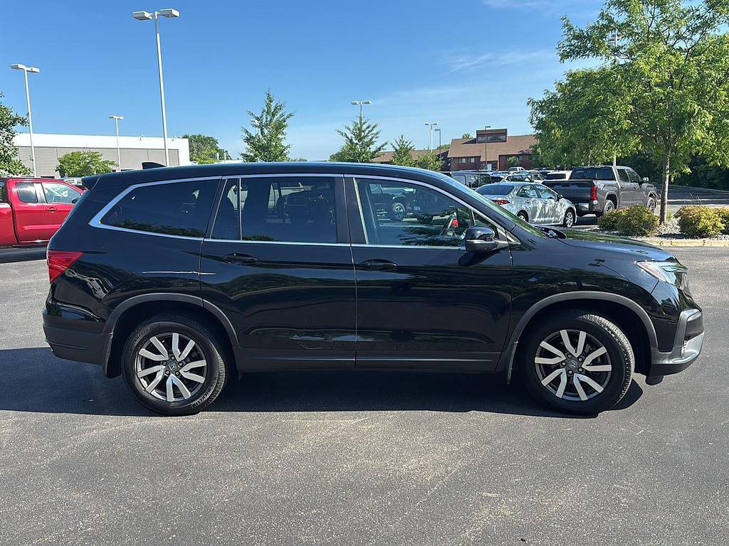2019 Honda Pilot Located at Smart Motors Toyota light-box-slides