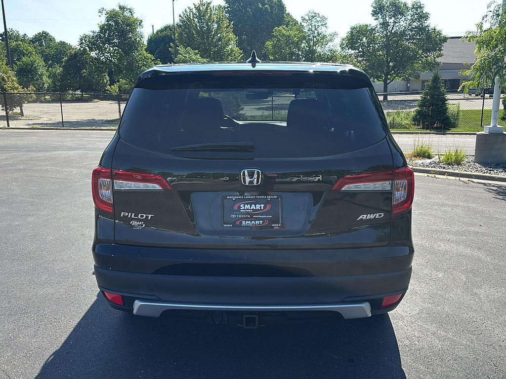 2019 Honda Pilot Located at Smart Motors Toyota light-box-slides