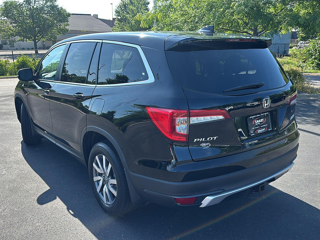 2019 Honda Pilot Located at Smart Motors Toyota light-box-slides