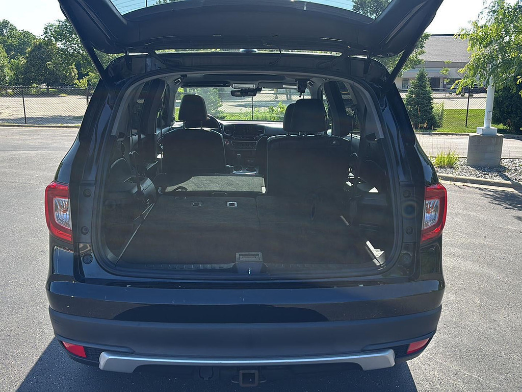 2019 Honda Pilot Located at Smart Motors Toyota light-box-slides