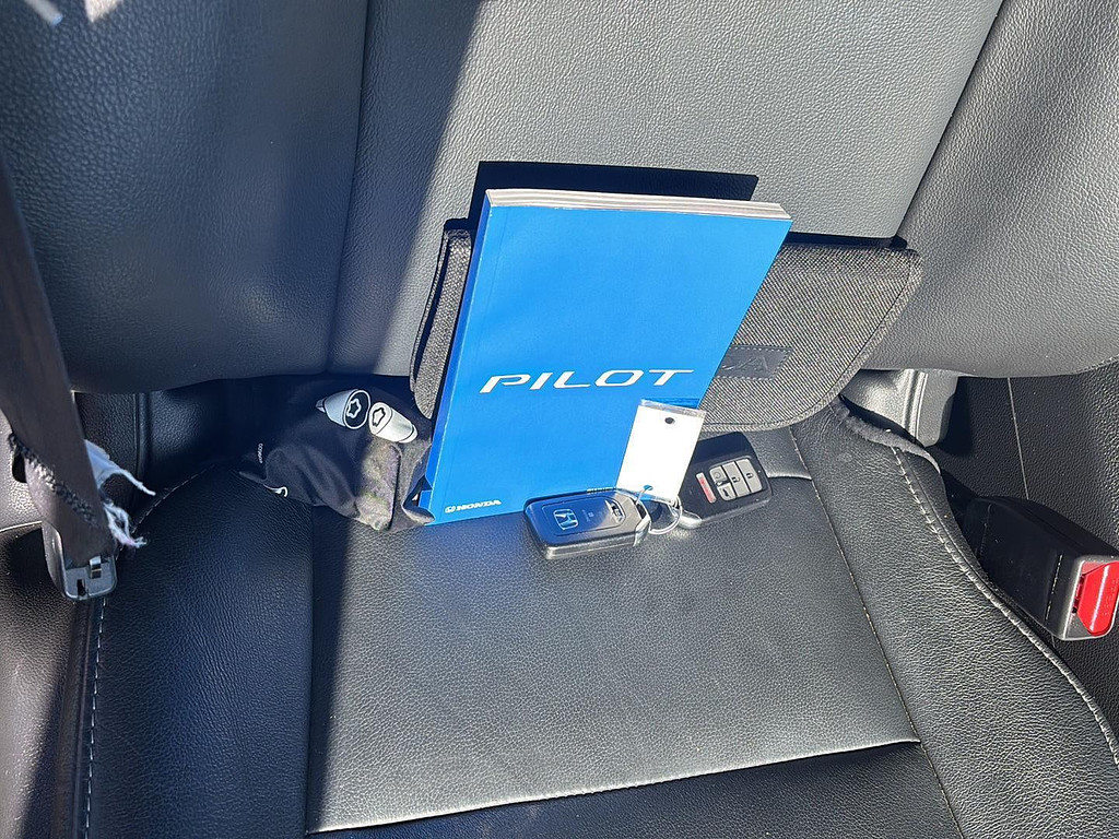 2019 Honda Pilot Located at Smart Motors Toyota slide-image