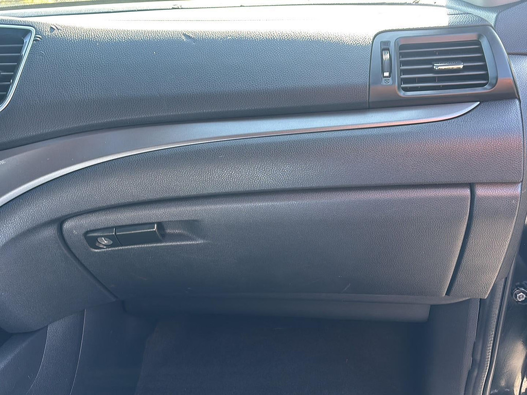 2019 Honda Pilot Located at Smart Motors Toyota slide-image