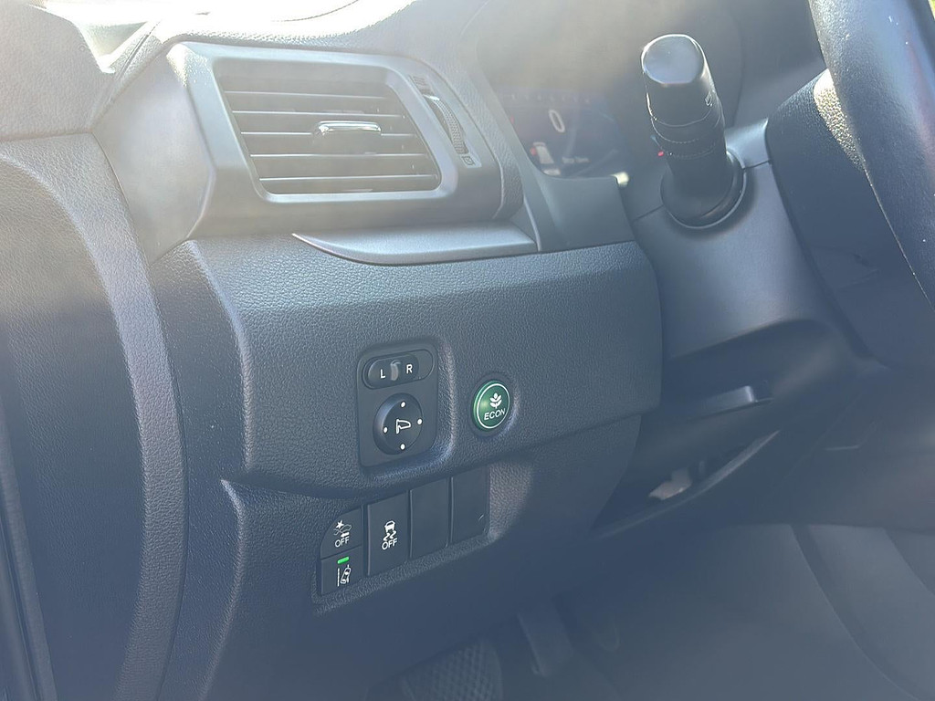 2019 Honda Pilot Located at Smart Motors Toyota slide-image