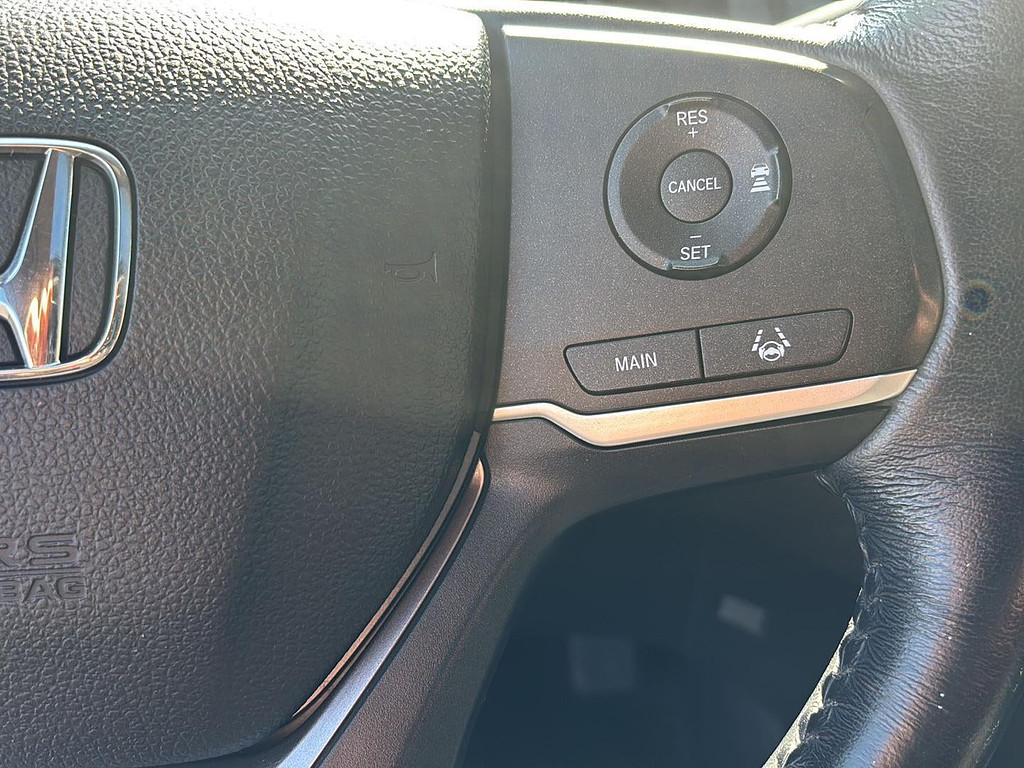2019 Honda Pilot Located at Smart Motors Toyota slide-image