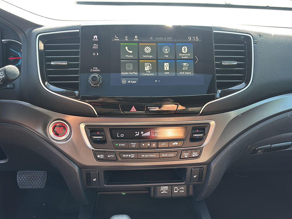 2019 Honda Pilot Located at Smart Motors Toyota light-box-slides