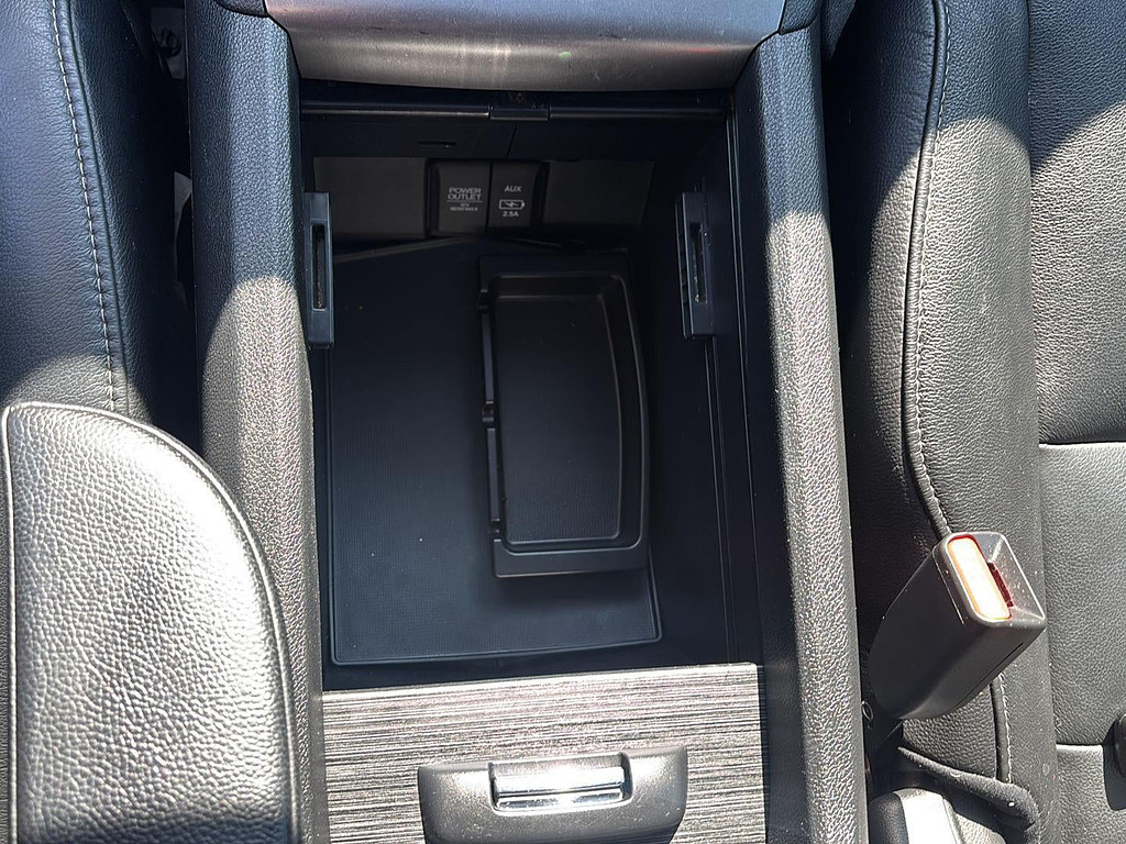 2019 Honda Pilot Located at Smart Motors Toyota slide-image