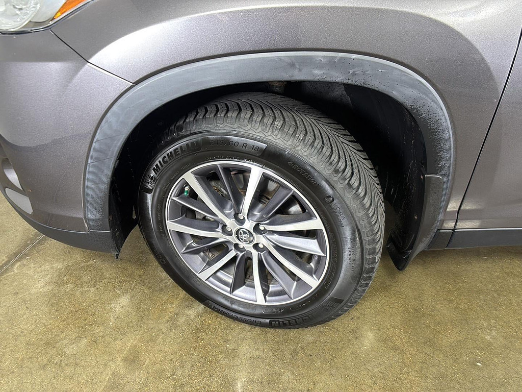 2019 Toyota Highlander Located at Smart Motors Toyota slide-image