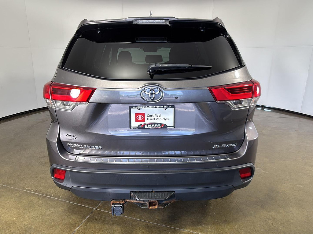 2019 Toyota Highlander Located at Smart Motors Toyota slide-image