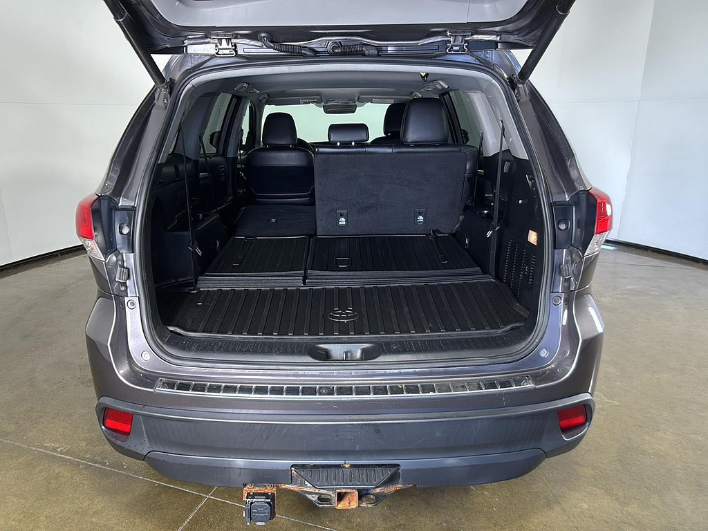 2019 Toyota Highlander Located at Smart Motors Toyota slide-image