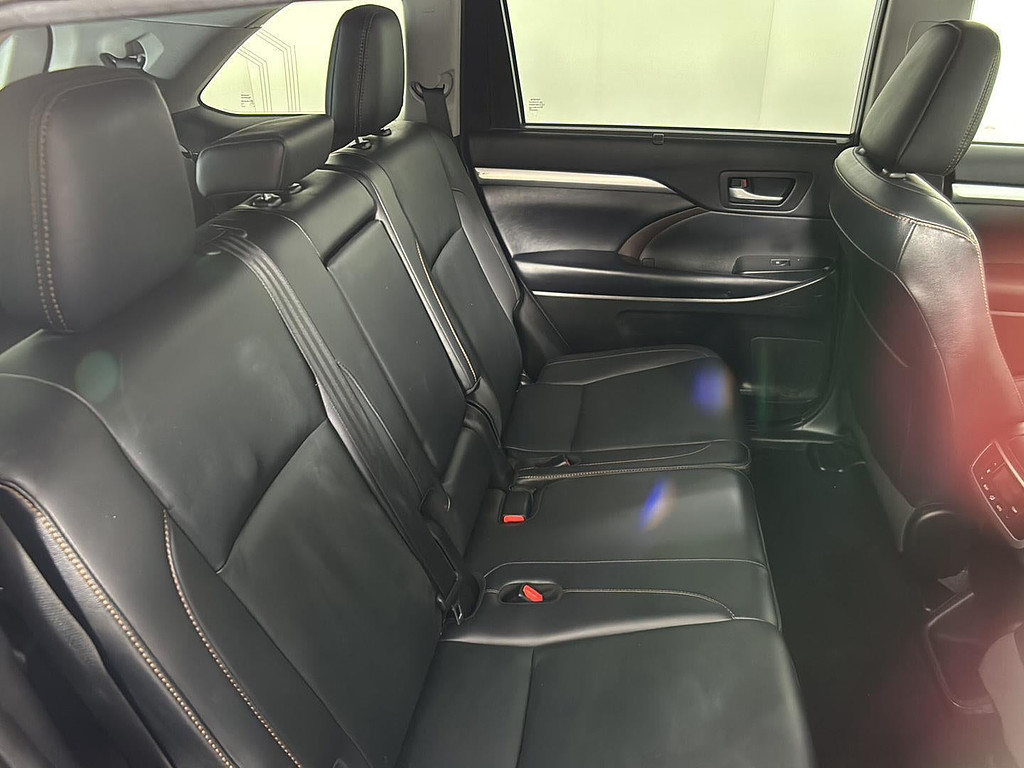 2019 Toyota Highlander Located at Smart Motors Toyota slide-image