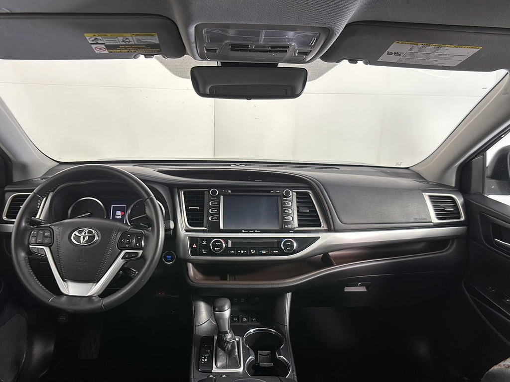 2019 Toyota Highlander Located at Smart Motors Toyota light-box-slides