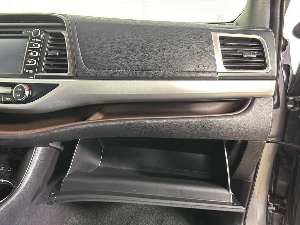 2019 Toyota Highlander Located at Smart Motors Toyota slide-image