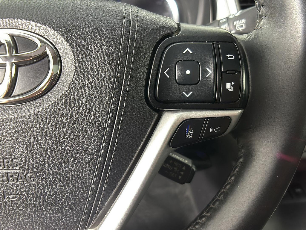 2019 Toyota Highlander Located at Smart Motors Toyota slide-image