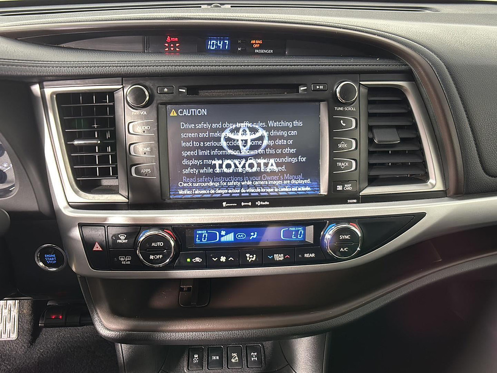 2019 Toyota Highlander Located at Smart Motors Toyota slide-image