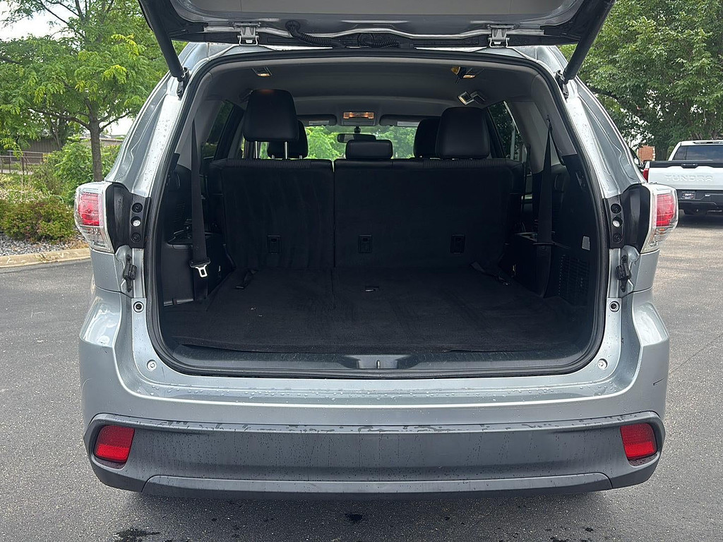 2016 Toyota Highlander Located at Smart Motors Toyota slide-image