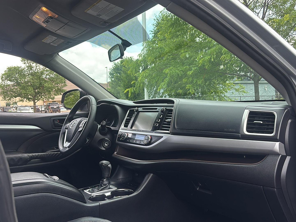 2016 Toyota Highlander Located at Smart Motors Toyota slide-image