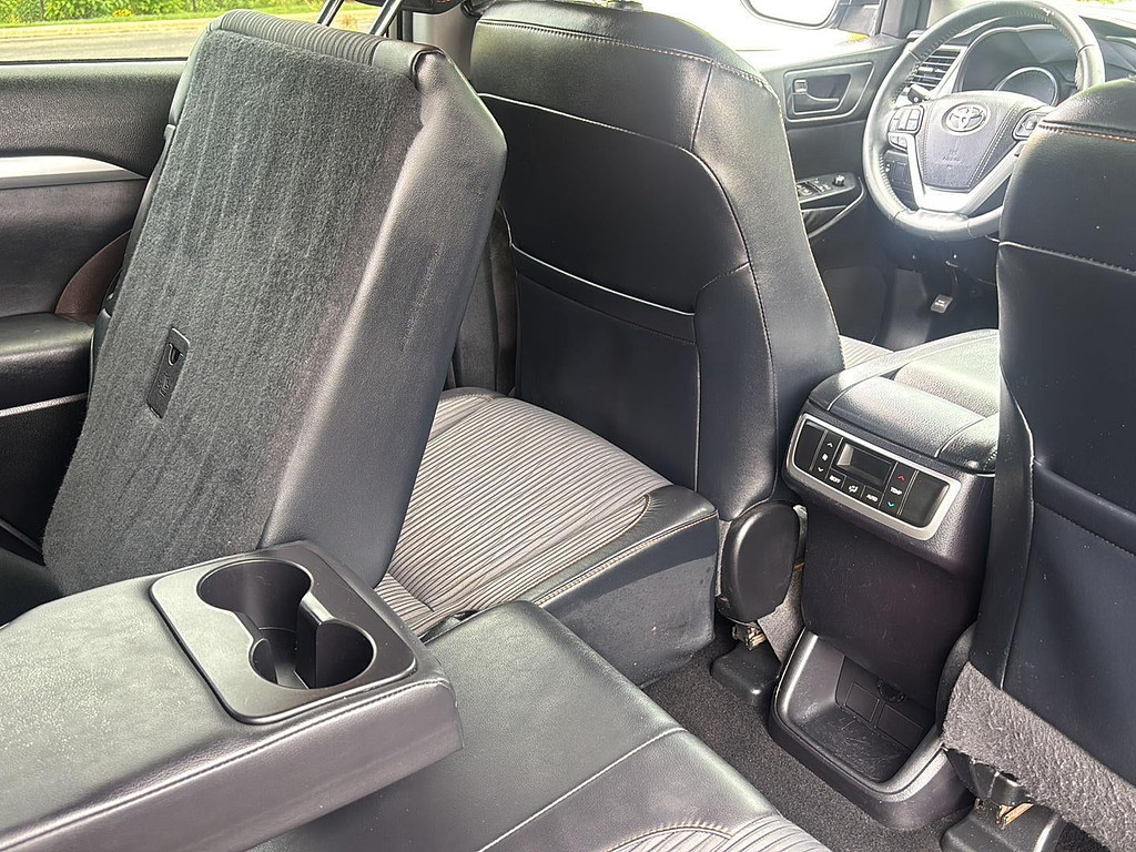 2016 Toyota Highlander Located at Smart Motors Toyota light-box-slides
