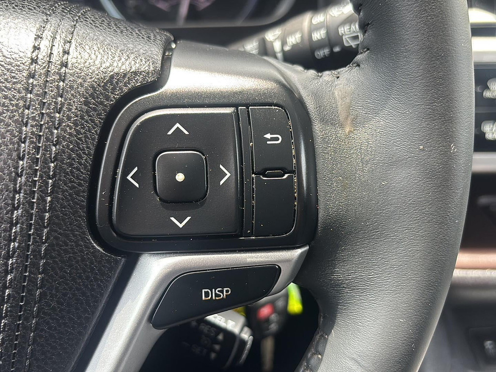2016 Toyota Highlander Located at Smart Motors Toyota light-box-slides