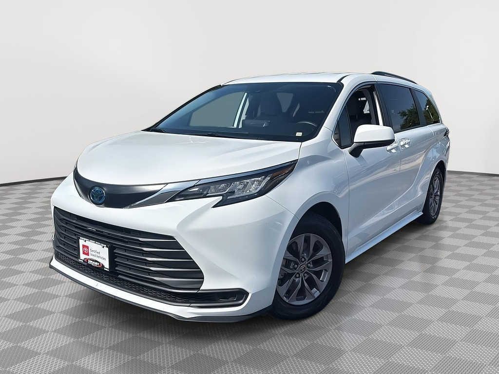 2023 Toyota Sienna LE 8-Passenger Hybrid AWD's photo