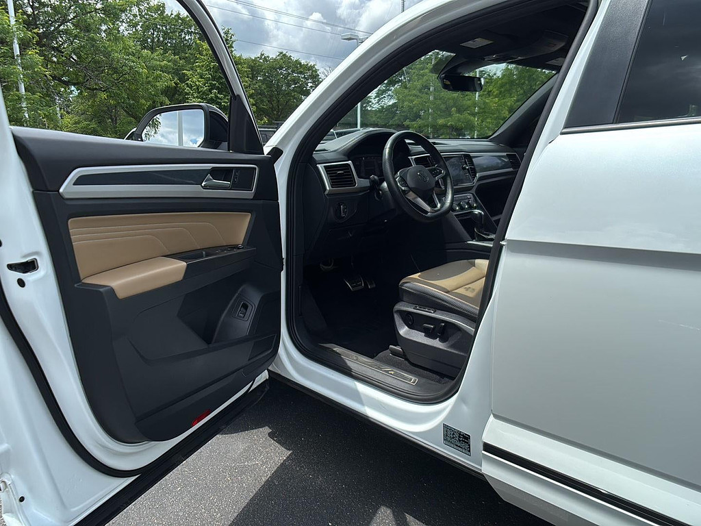 2023 Volkswagen Atlas Cross Sport Located at Smart Motors Toyota light-box-slides