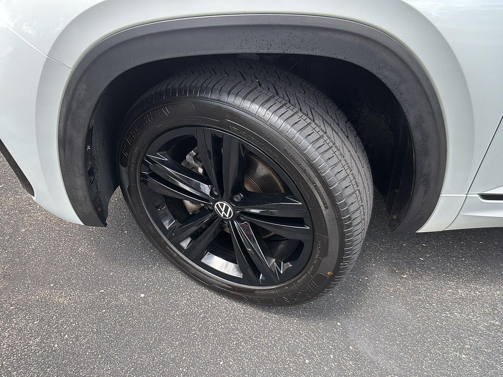 2023 Volkswagen Atlas Cross Sport Located at Smart Motors Toyota light-box-slides