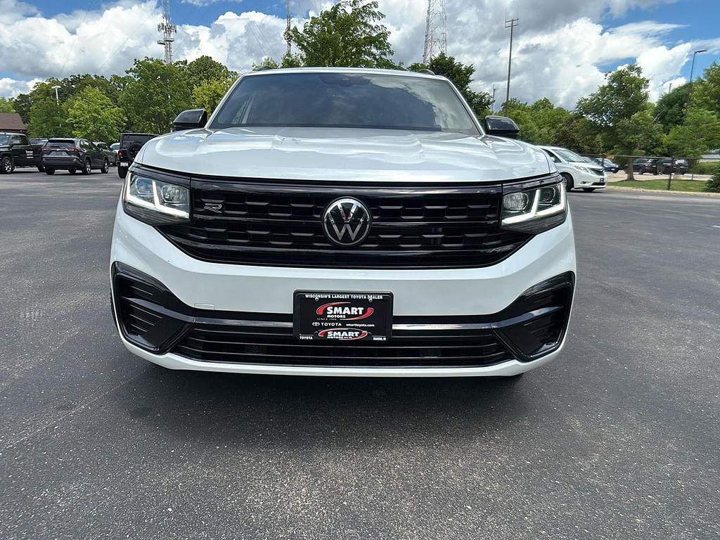 2023 Volkswagen Atlas Cross Sport Located at Smart Motors Toyota light-box-slides