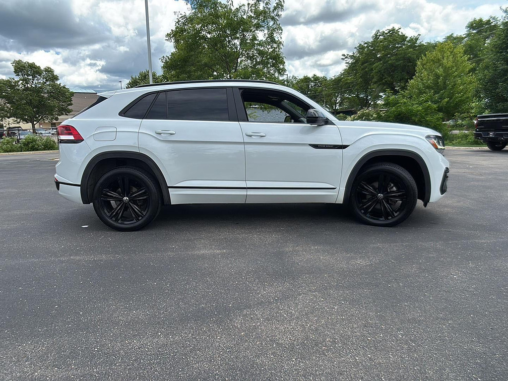 2023 Volkswagen Atlas Cross Sport Located at Smart Motors Toyota light-box-slides