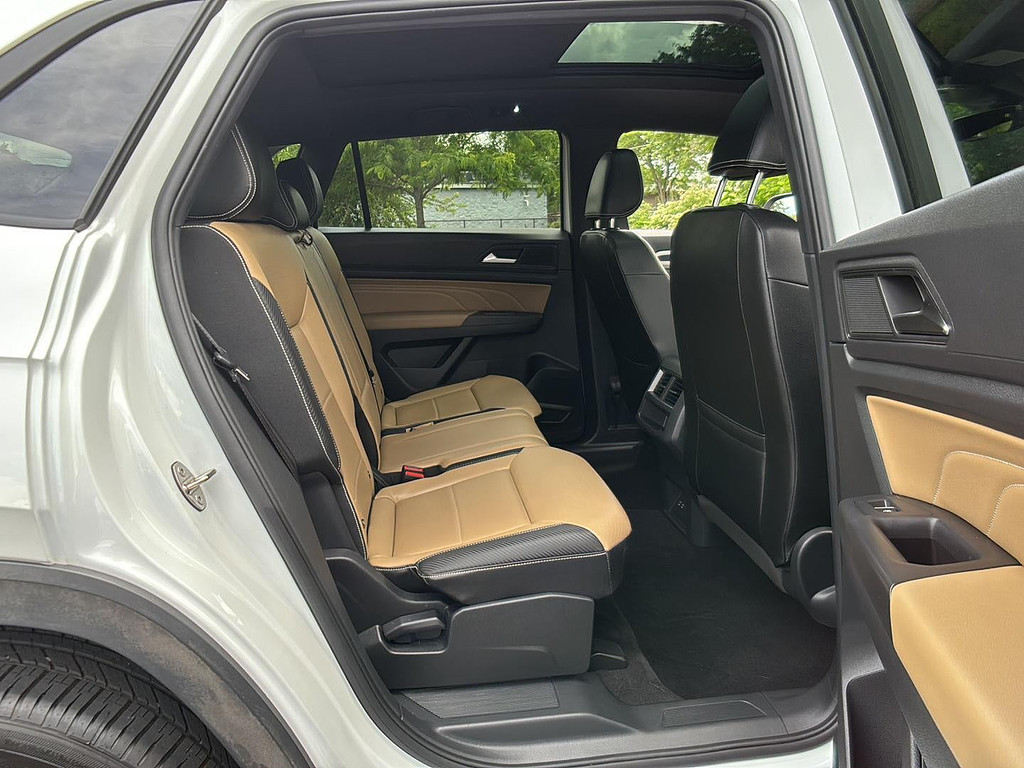 2023 Volkswagen Atlas Cross Sport Located at Smart Motors Toyota slide-image