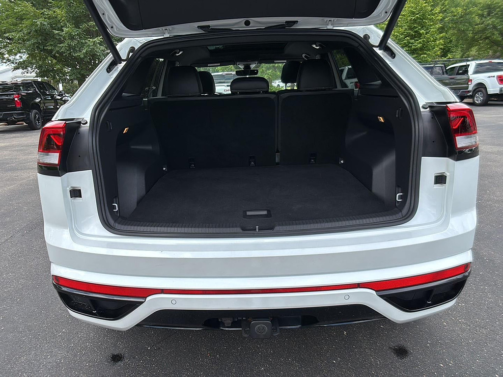 2023 Volkswagen Atlas Cross Sport Located at Smart Motors Toyota light-box-slides