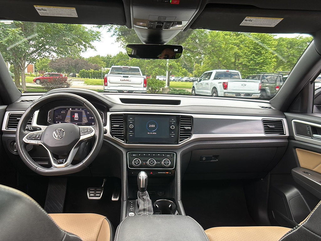 2023 Volkswagen Atlas Cross Sport Located at Smart Motors Toyota slide-image