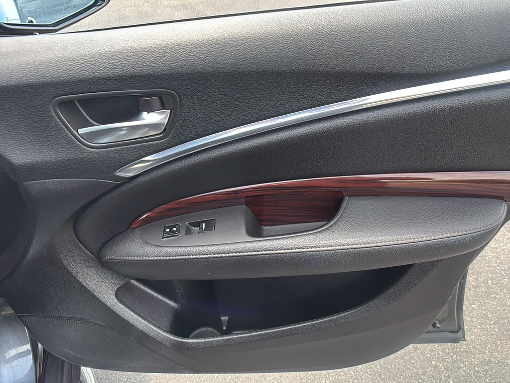 2014 Acura MDX Located at Smart Motors Toyota light-box-slides