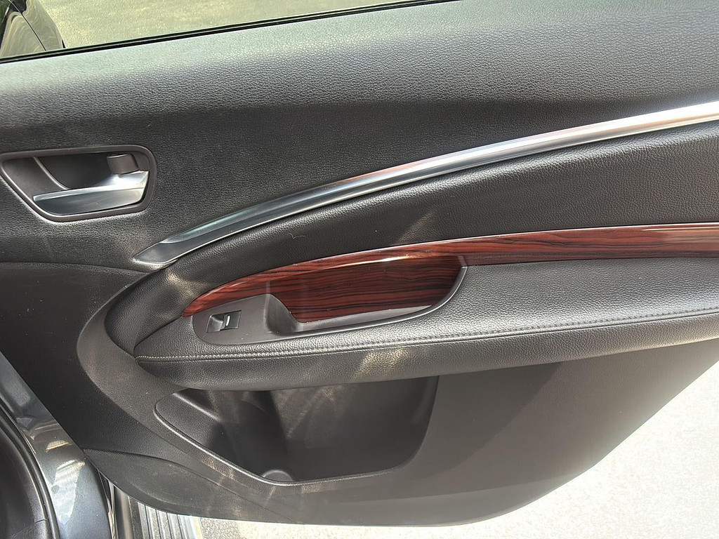 2014 Acura MDX Located at Smart Motors Toyota light-box-slides