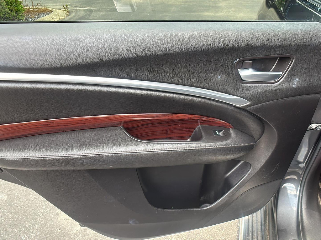 2014 Acura MDX Located at Smart Motors Toyota light-box-slides