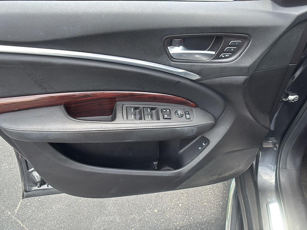 2014 Acura MDX Located at Smart Motors Toyota light-box-slides
