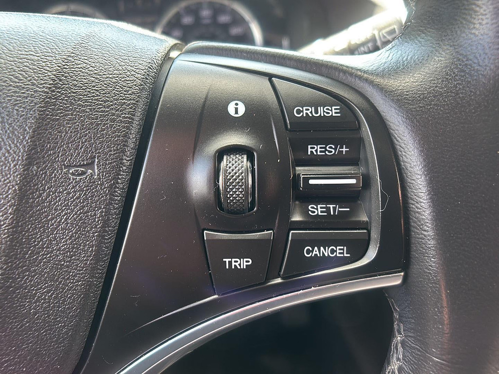 2014 Acura MDX Located at Smart Motors Toyota light-box-slides