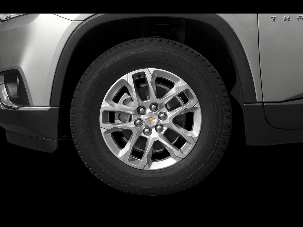 2018 Chevrolet TRAVERSE Located at Smart Motors Toyota light-box-slides