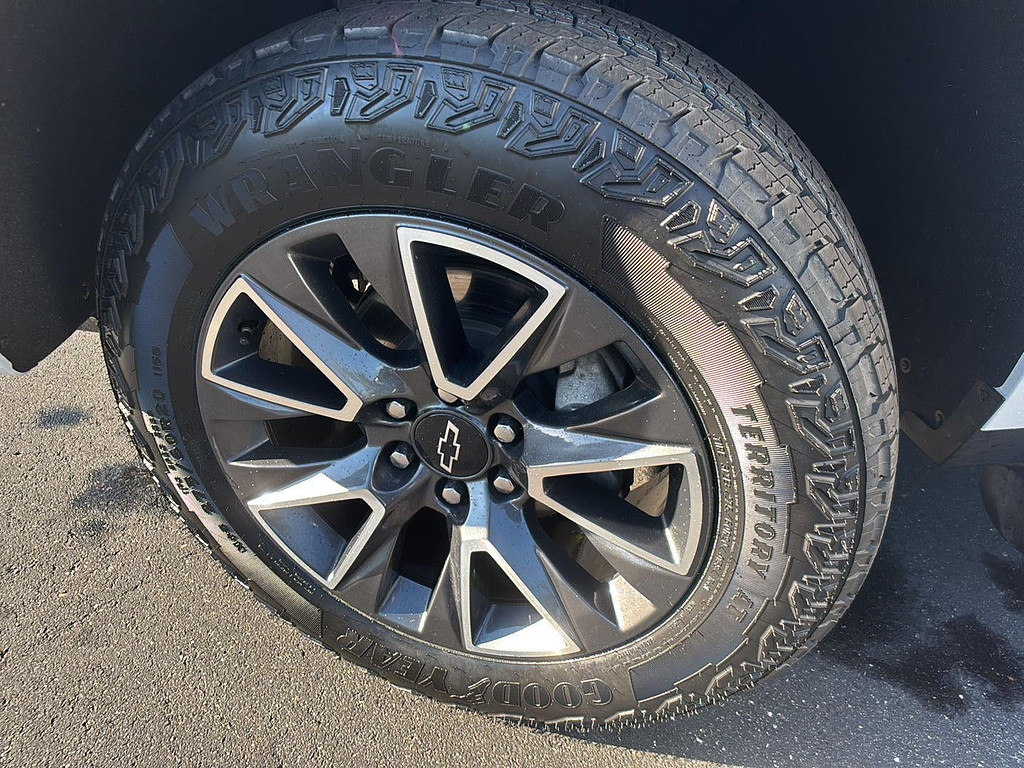 2023 Chevrolet Tahoe Located at Smart Motors Toyota light-box-slides