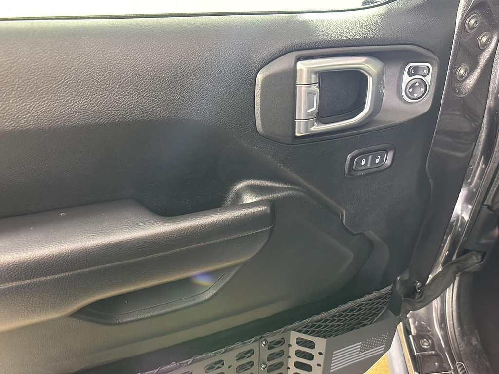 2020 Jeep Wrangler Located at Smart Motors Toyota slide-image