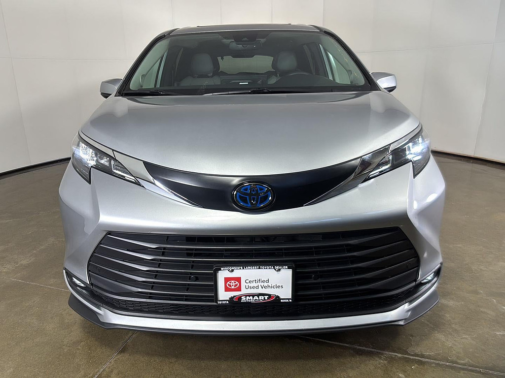 2025 Toyota Sienna Located at Smart Motors Toyota light-box-slides
