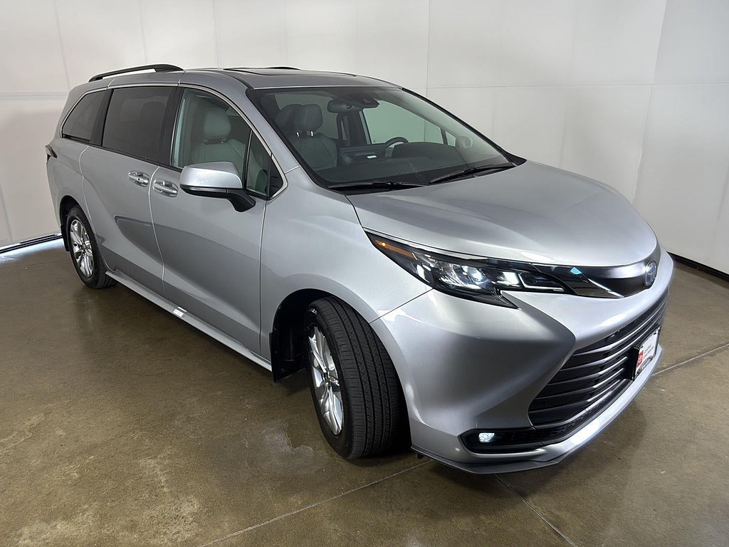 2025 Toyota Sienna Located at Smart Motors Toyota light-box-slides