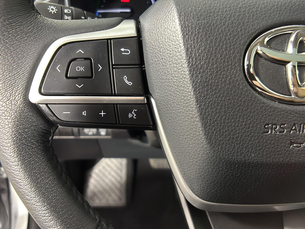 2025 Toyota Sienna Located at Smart Motors Toyota slide-image