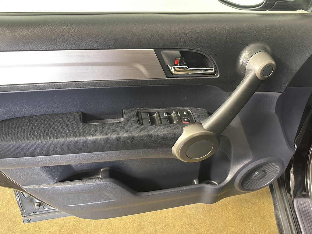2011 Honda CR-V Located at Smart Motors Toyota slide-image