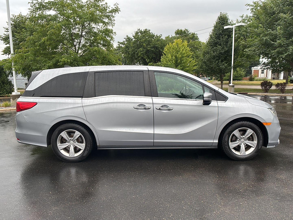 2018 Honda Odyssey Located at Smart Motors Toyota light-box-slides