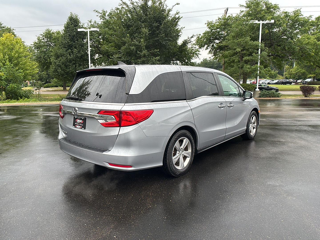 2018 Honda Odyssey Located at Smart Motors Toyota light-box-slides