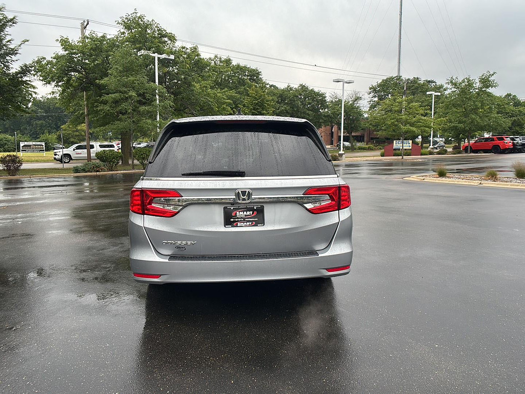 2018 Honda Odyssey Located at Smart Motors Toyota light-box-slides